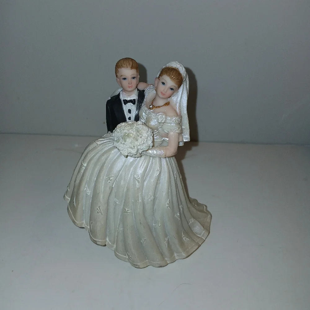 Wedding cake topper